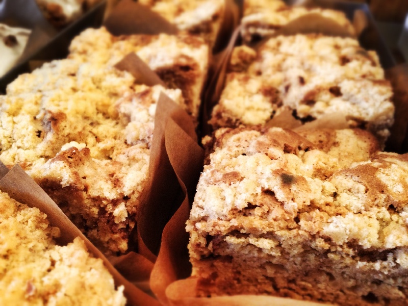 Peach and Raisin Sour Cream Crunch