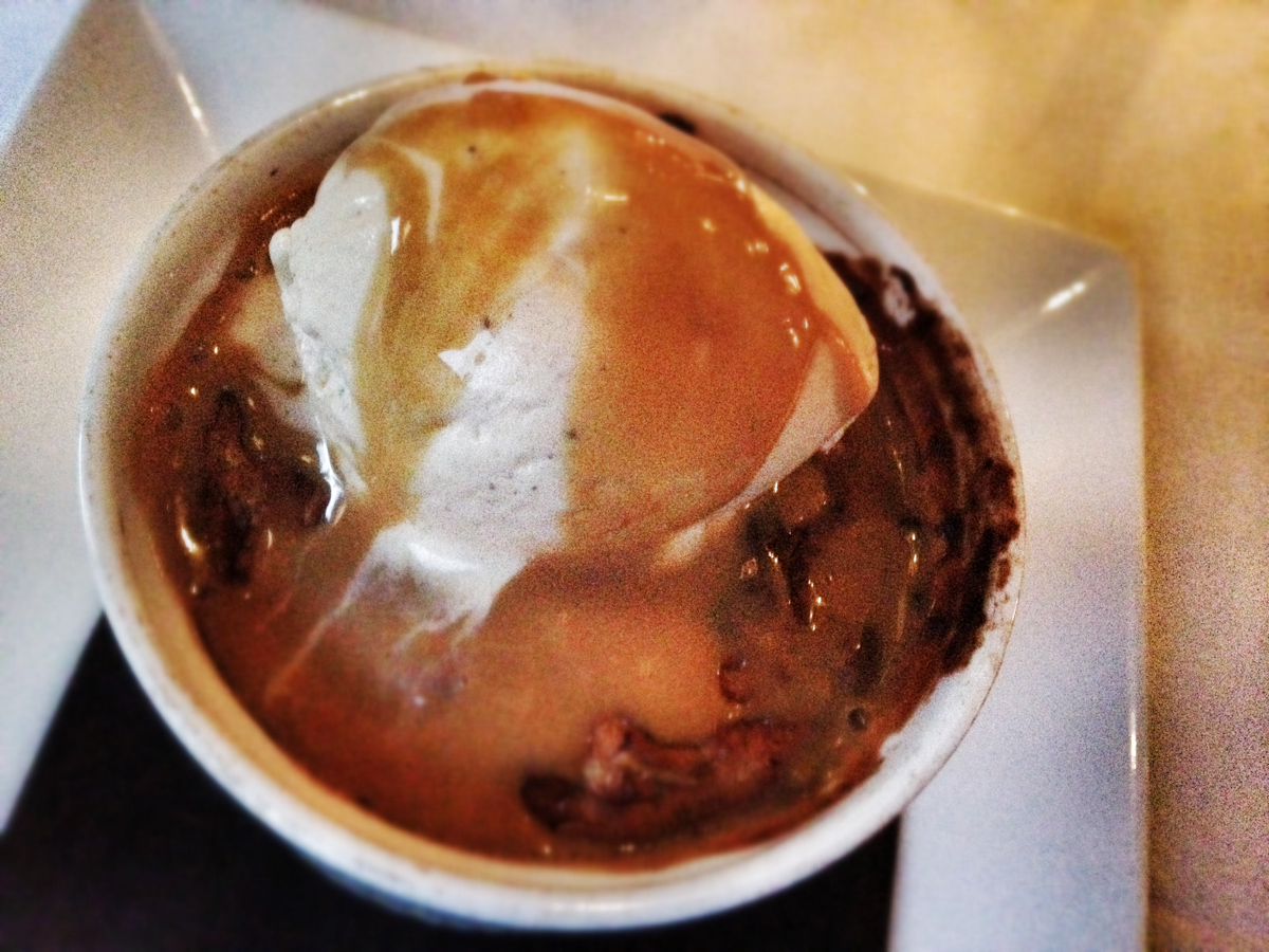 Banana dulce de leche and vanilla ice cream